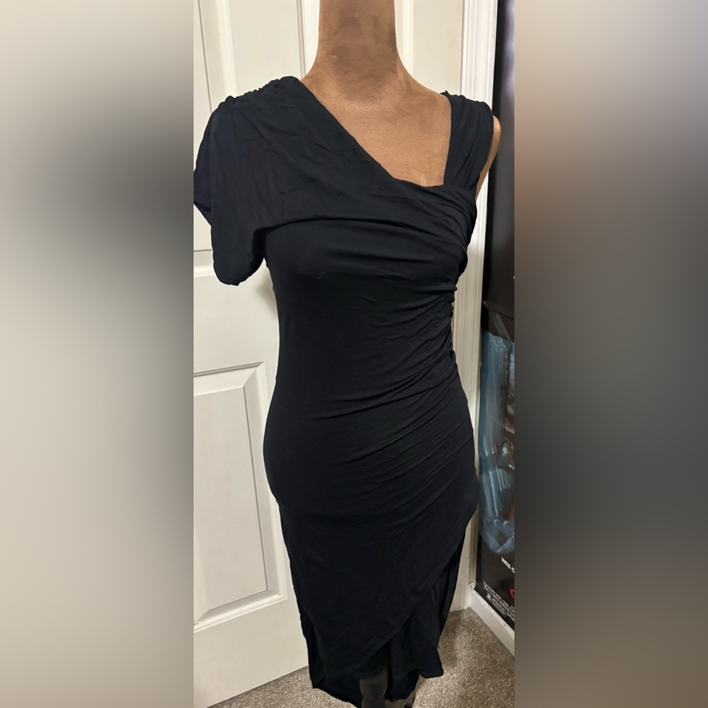 bebe Chic Black One-Shoulder asymmetrical dress